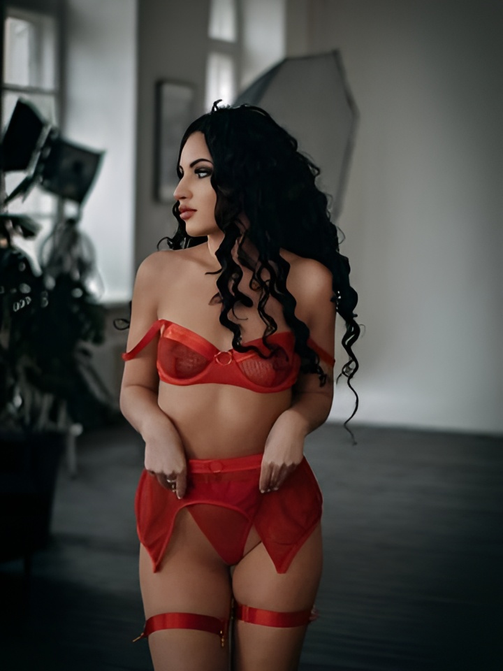 Елена привлекальеная девушка из Калининграда цена от 4000 руб