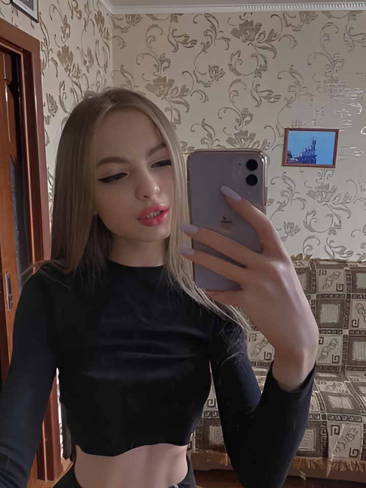 Ева привлекательная девушка из Калининграда цена от 5000 руб