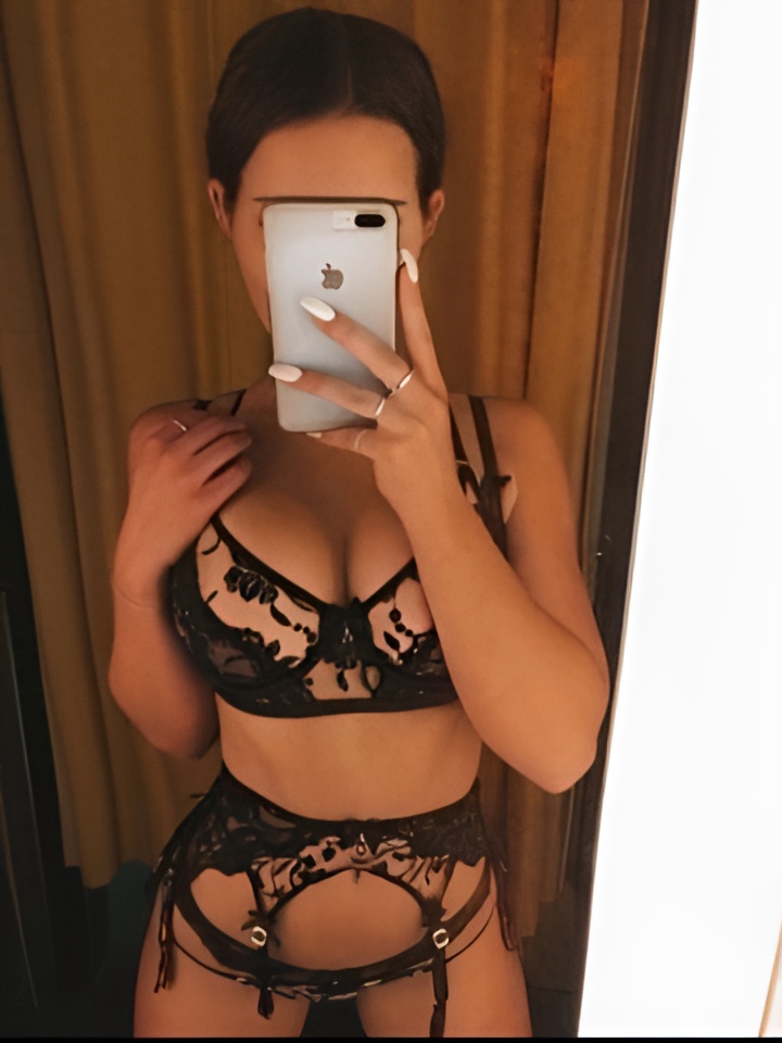 Розалия привлекальеная девушка из Калининграда цена от 3000 руб