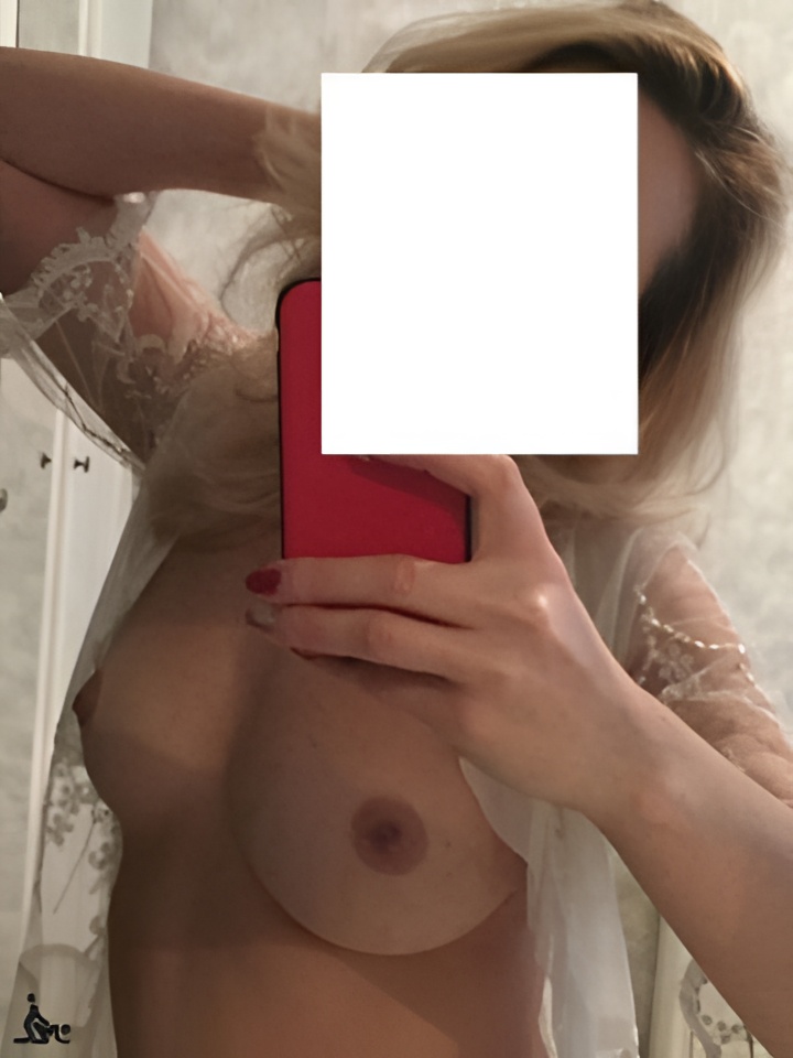 Софа привлекальеная девушка из Калининграда цена от 1500 руб