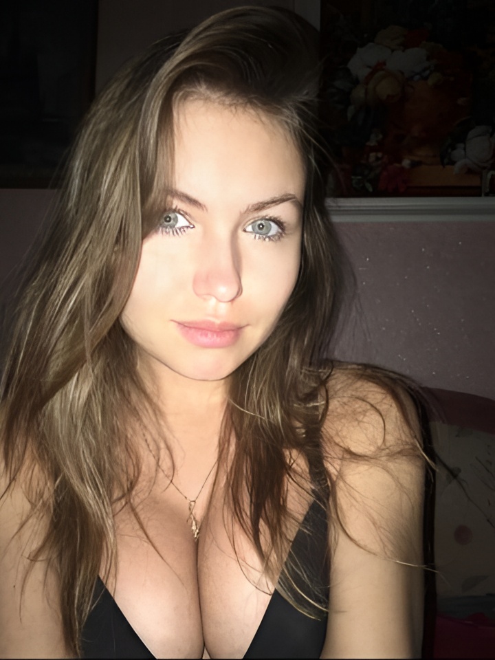 Стефания привлекальеная девушка из Калининграда цена от 4000 руб