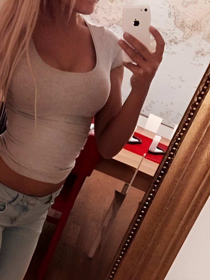 Юлия привлекальеная девушка из Калининграда цена от 3000 руб