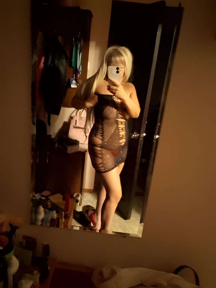 Юнона привлекальеная девушка из Калининграда цена от 5000 руб