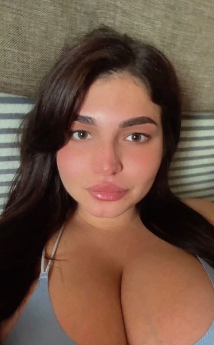 Ева привлекательная девушка из Калининграда цена от 2800 руб