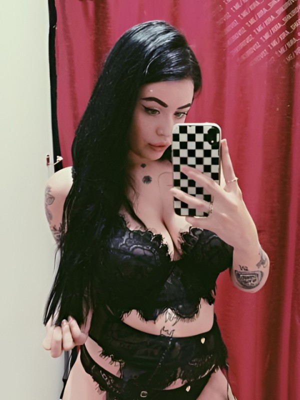 Альбина привлекательная девушка из Калининграда цена от 2500 руб