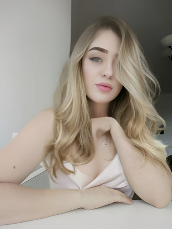 Яна привлекательная девушка из Калининграда цена от 2500 руб