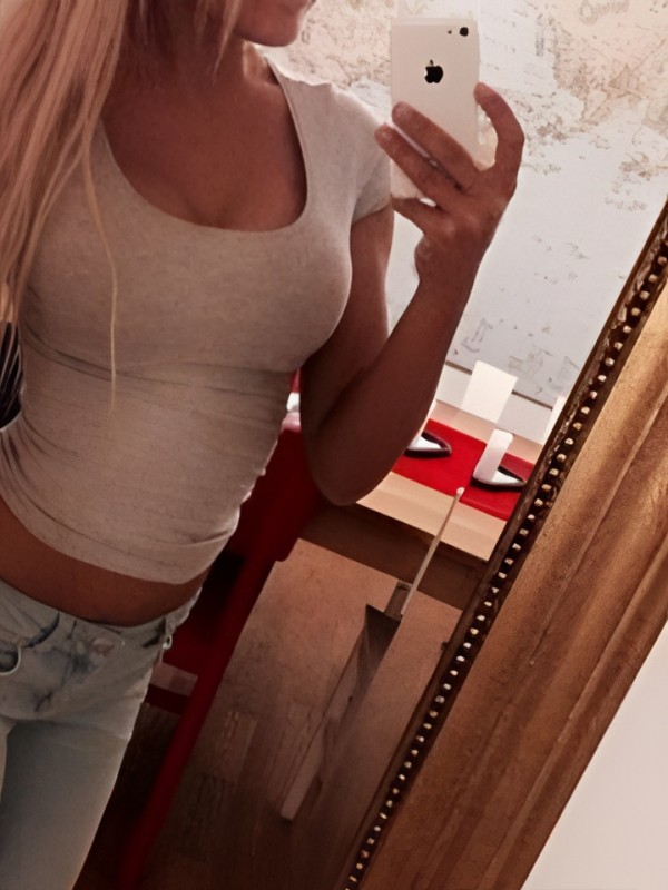 Юлия привлекательная девушка из Калининграда цена от 3000 руб