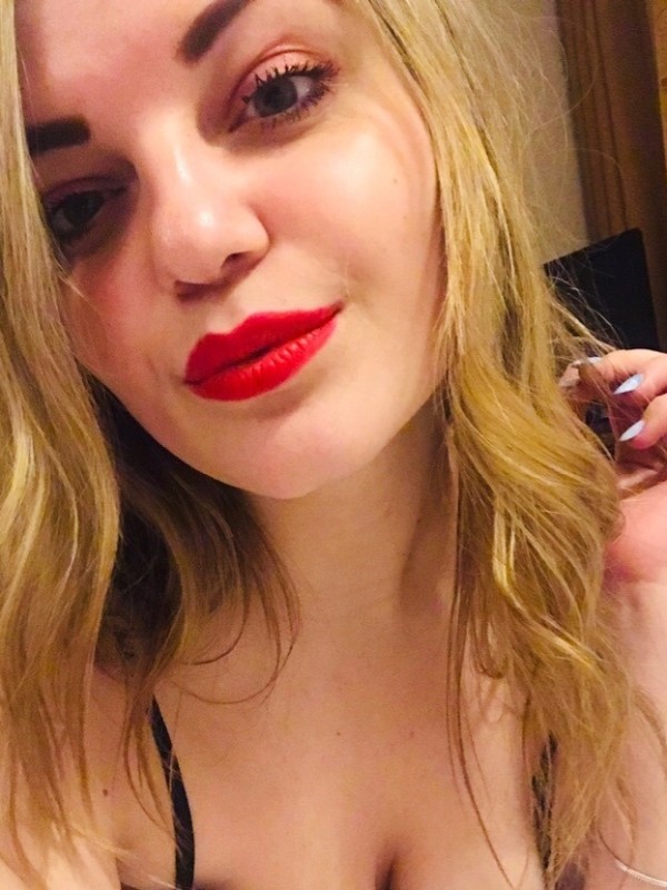 Надежда привлекательная девушка из Калининграда цена от 3500 руб